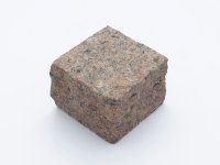 Kostka granitowa cięto-łupana płomieniowana czerwona VANGA.jpg