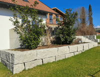 Kamień murowy granitowy.png