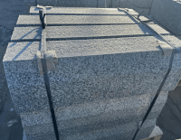 krawężnik kamienny granitowy 20x30 Strzegom (3).png