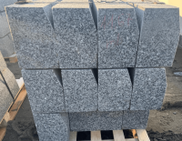 krawężnik kamienny granitowy 20x30 Strzegom (1).png