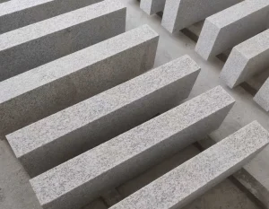 Opornik granitowy | Obrzeże ogrodowe płomieniowane szare Stone Grey (12x25x100) 