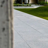 Płyta chodnikowa kamienna szara Steinplatte (1).webp