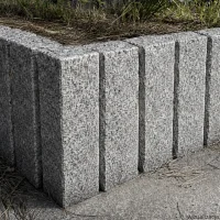 palisada cięto-łupana, granit Gesägte und gespaltene Palisade, Granit (2).webp