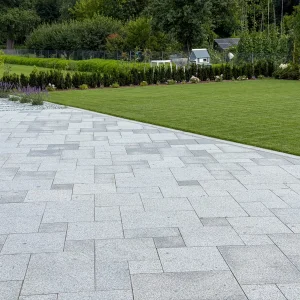 Płyta granitowa tarasowa płomieniowana szara G703 / G603 (50x50x6)