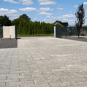 Płyta granitowa chodnikowa płomieniowana jasnoszara STRZEGOM (40x20x10)