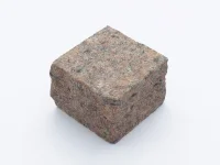 Kostka granitowa cięto-łupana płomieniowana czerwona VANGA.jpg
