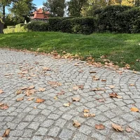 kostka granitowa łupana szara Strzegom graue, gespaltene Granitpflastersteine aus Strzegom (1) (1).webp